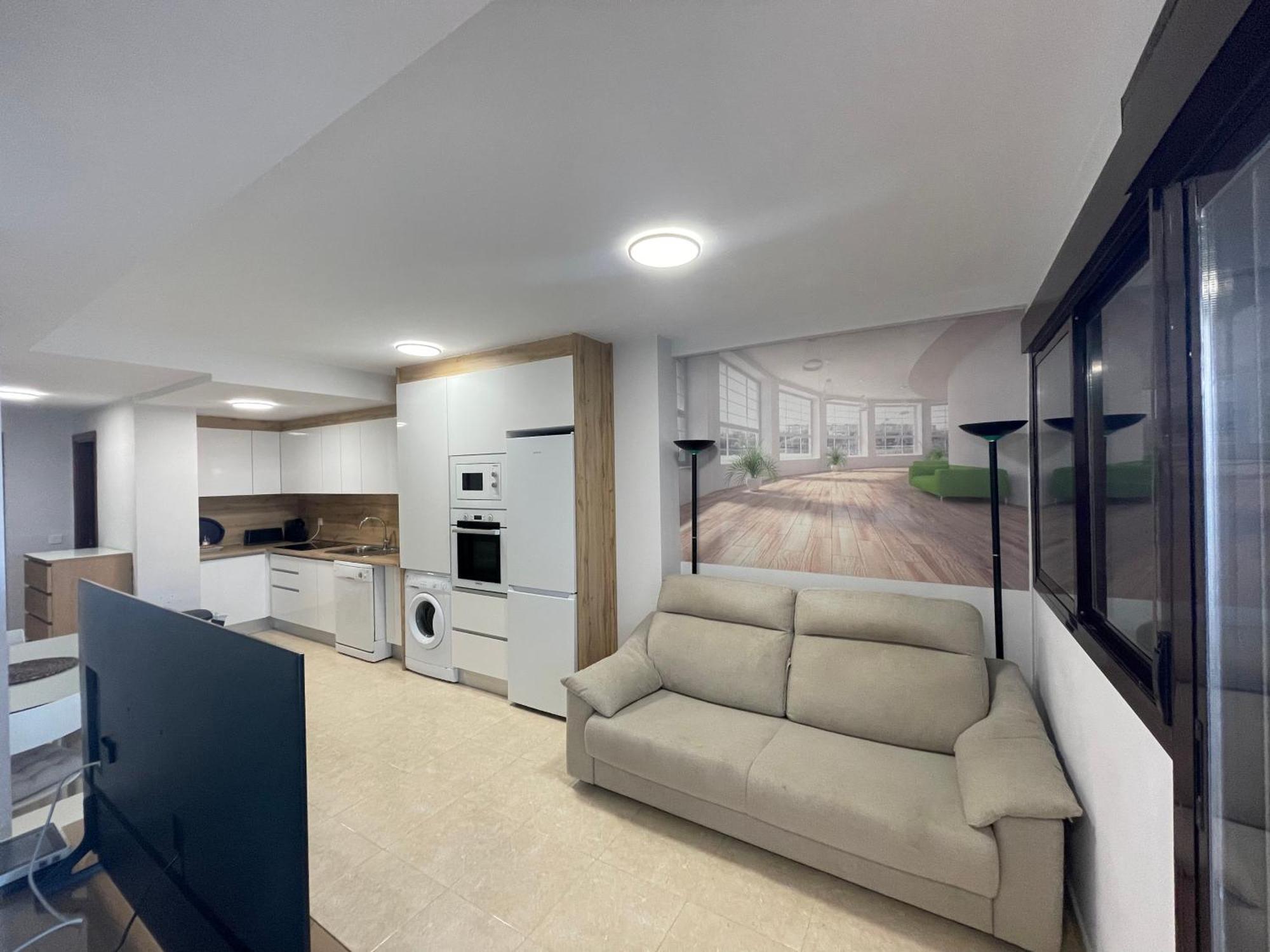 Atico Con Terraza Y Vistas En *